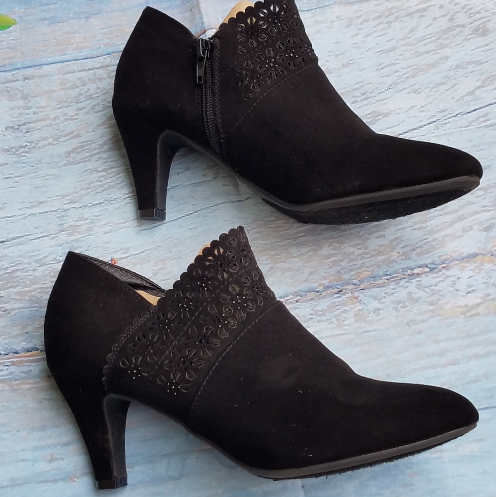 London Fog Brigett Black Suede Ankle Boots sz 7